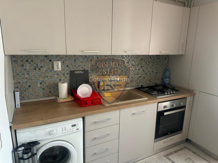 Apt 3 camere, decomandat, ICIL, 2 bai, 2 balcoane, 3 TV, A/C, et. 5 / 8 - 3