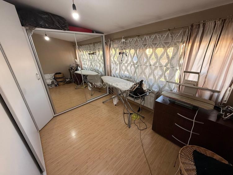 CASA INDIVIDUALA - 200 Mp. Utili - 800 Mp. Totali - Constructie 2009 - 10