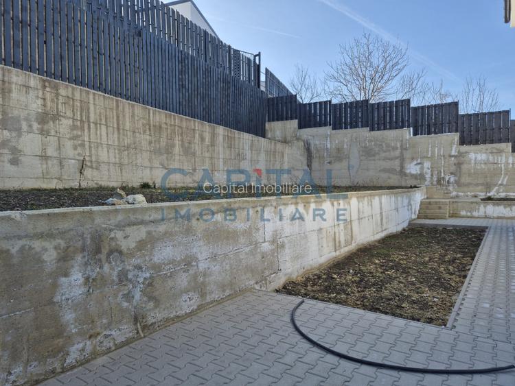 Case cu arhitectura nordica, garaj, panouri fotovoltaice, central Dezmir - 12