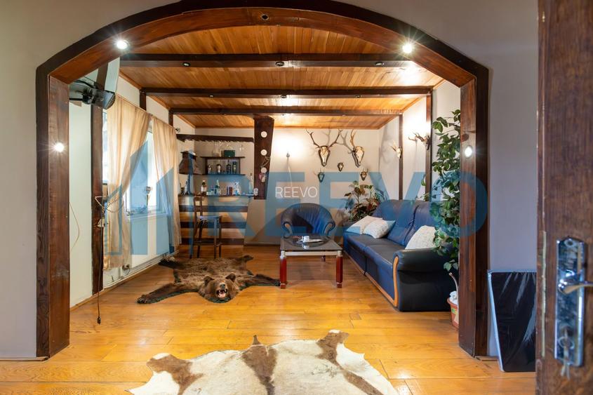 Clădire și teren de investiție, central Roman - 48