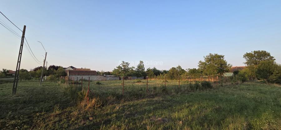 Teren intravilan în localitatea Berini - 3