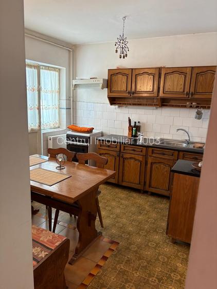 Apartament cu 3 camere de vanzare Targoviste  langa parcul Chindia - 6