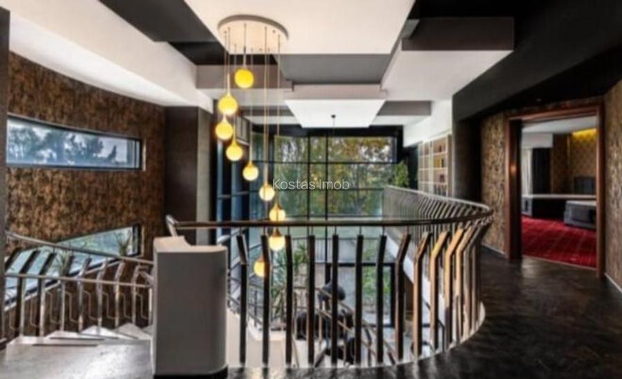 Vă prezentăm o proprietate cu adevărat remarcabilă - 8