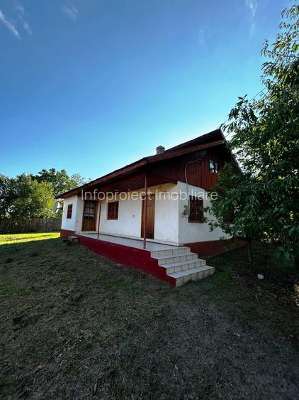 Casă din cărămidă, zonă de deal la Pârscov - 15