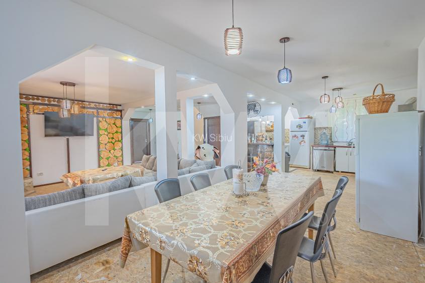 Casa de vacanta spatioasa cu priveliste spectaculoasa in Tocile - 15