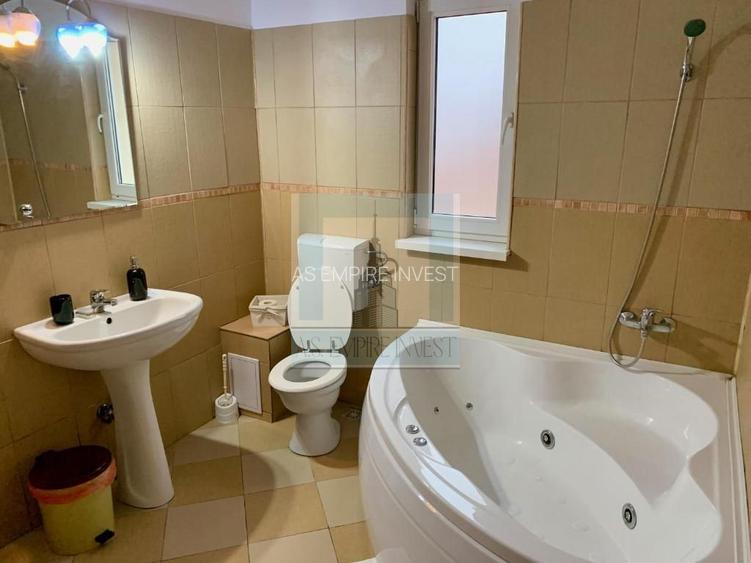 Casa/Villa 8 camere, 1100 mp teren - zona Ultracentral/Sanpetru - 25