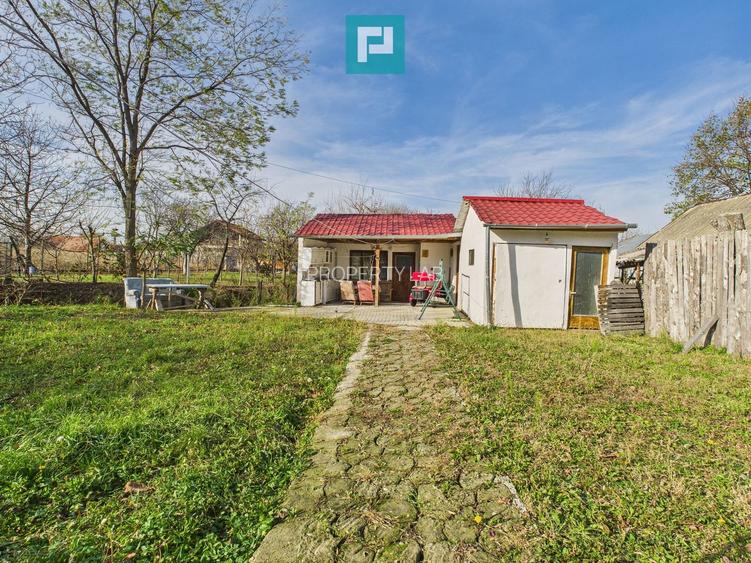 Casuță cu priveliște panoramică spre Cetatea Șiria - 2