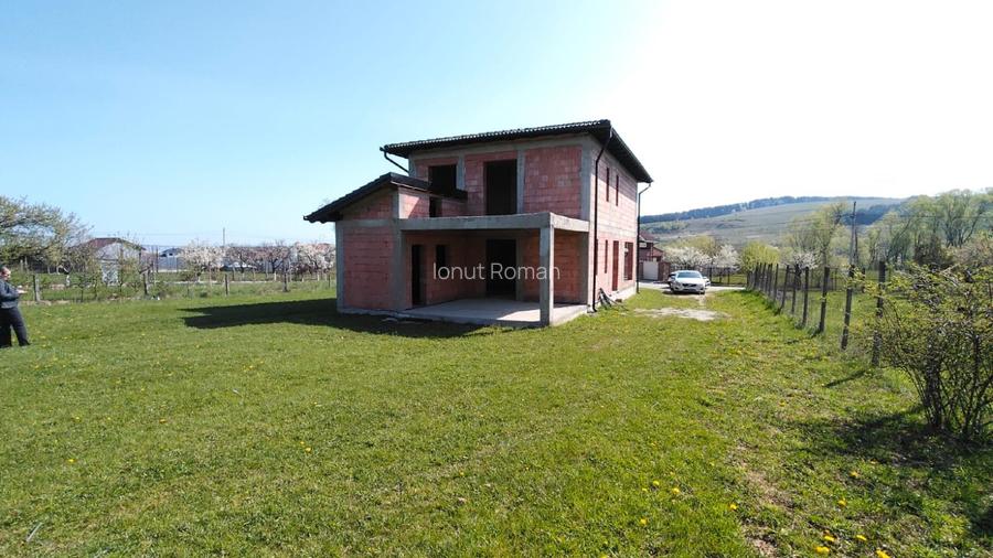 Vând casă la roșu  in județul Sibiu, sat Poplaca  - 6