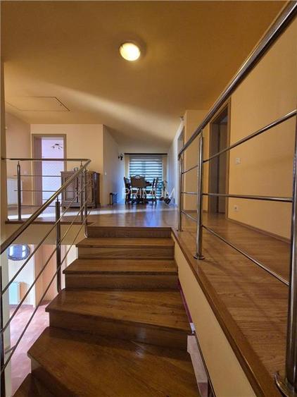 GIROC - CASA INDIVIDUALA - SPATIOASA - GARAJ - 2 FRONTURI STRADALE - ZONA EXCELE - 11