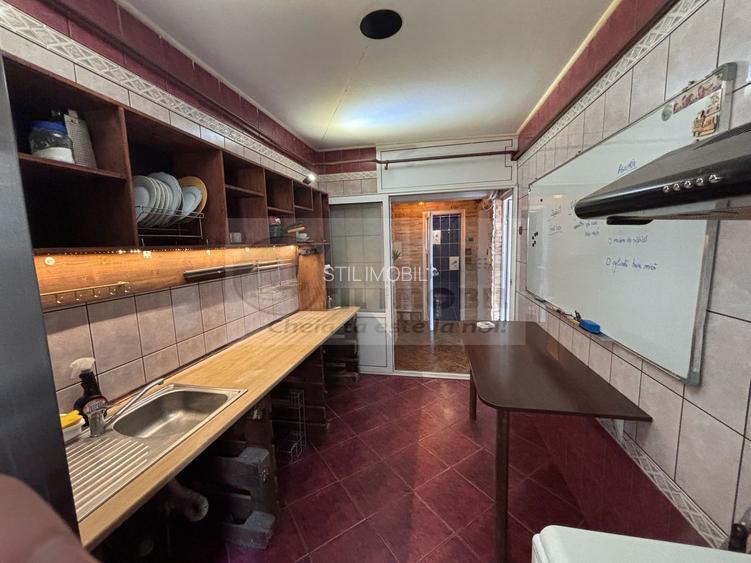 Apartament 3 camere Decomandat, et. 1, bulevard GARA - 149,900 EURO - 3