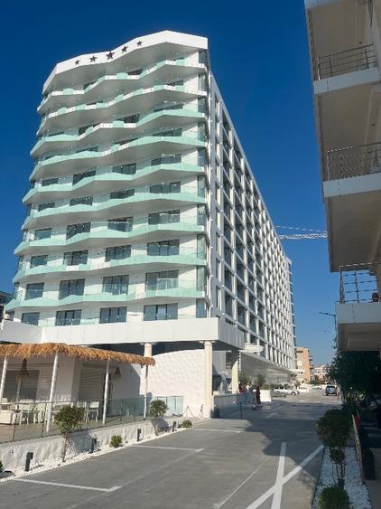 Vand apartament in primul rand la mare in Mamaia Sat