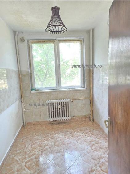 Proprietar, vand ap. 3 camere semidecomandat, Gorjului, et. 3 9