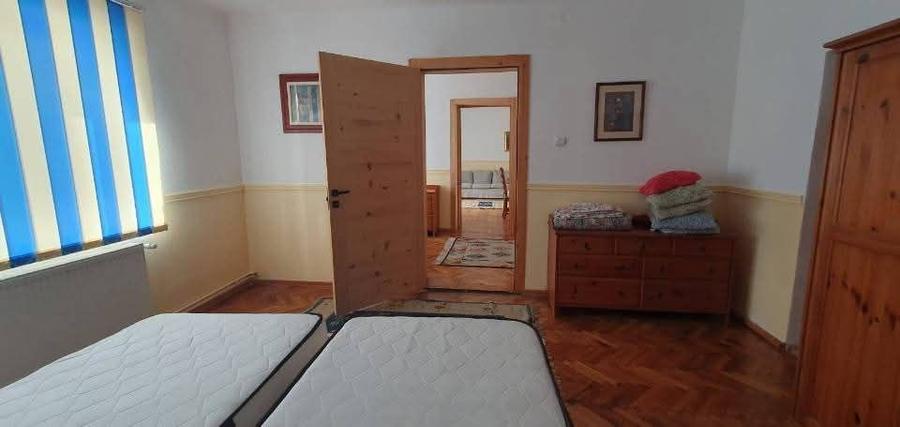 Casa cu suprafata de 140mp si teren 542mp,centrul localitatii Cristian
