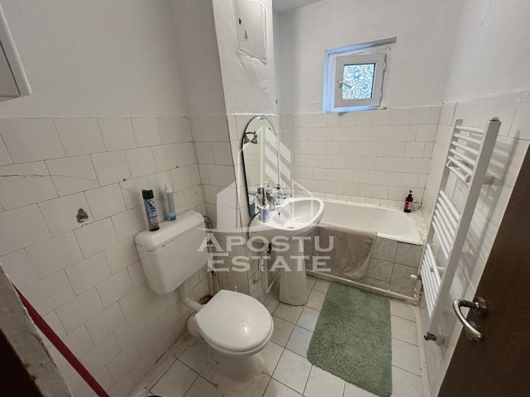 Apartament la etaj interemediar, 3 camere, 55 mp, Zona Girocului