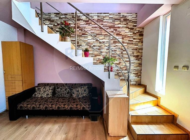 Casă / Vilă cu 5 camere de vânzare în zona Cetatii - 3