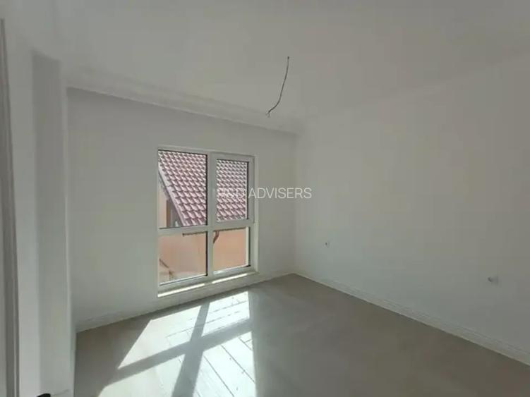 Vilă 5 camere  curte și parcare – 1 Decembrie - 23