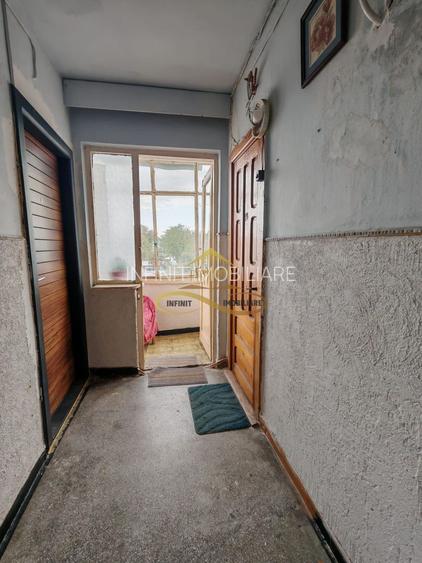 Se vinde garsonieră confort 3, dar zona e de 5 stele, etaj 2 - 7
