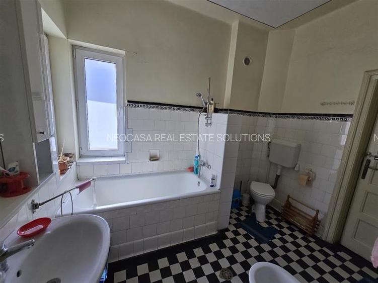 VILA INTERBELICA PE O STRADA LINISTITA - 8