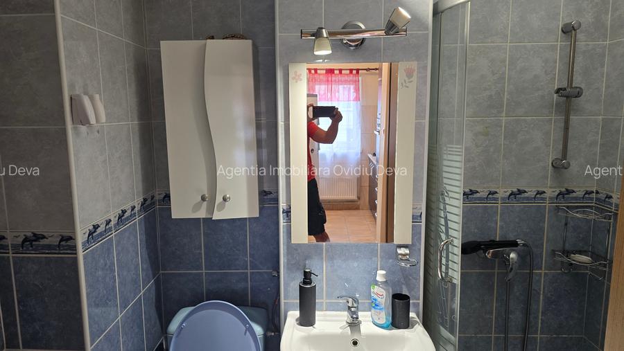 Inchiriez garsoniera decomandata in Deva, zona Zamfirescu, etaj 2 - 6