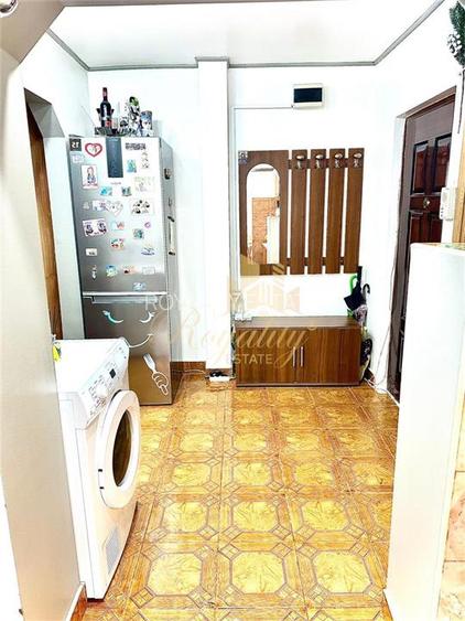 Apartament 3 camere,ETAJ 2, centrala,clima- Zona Lipovei - 9