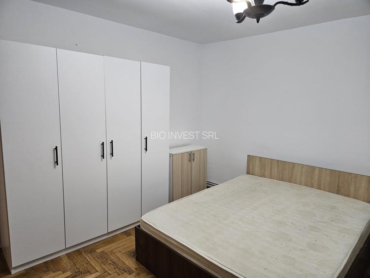 de inchiriat apartament cu trei camere , decomandat cu centrala proprie , etaj 1 - 4