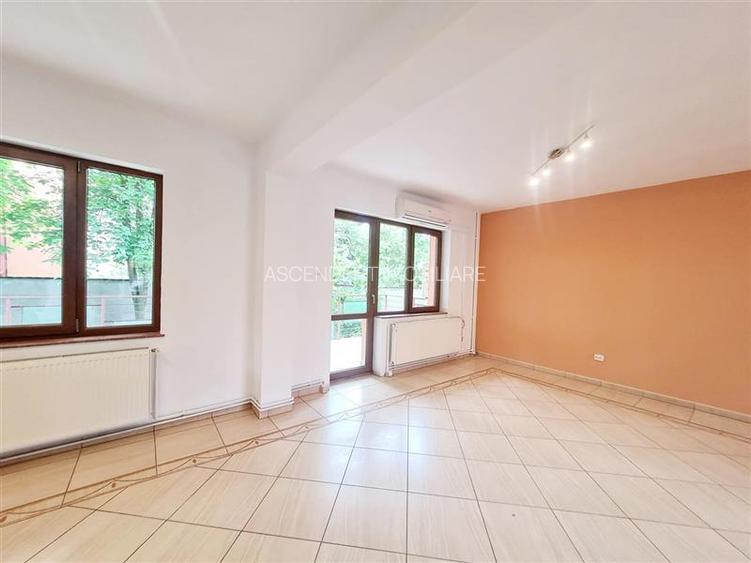 Vila impetuoasa pe 700mp teren:Spatiu versatil pentru locuinta/afacere Premium - 10