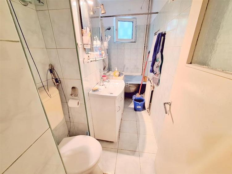 Apartament 2 camere , etaj 1,cu centrala, zona Narcisa - 6