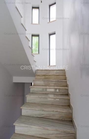 Vila cu Piscina  P+2  487mp utili, teren 300mp, zona rezidentiala - 12