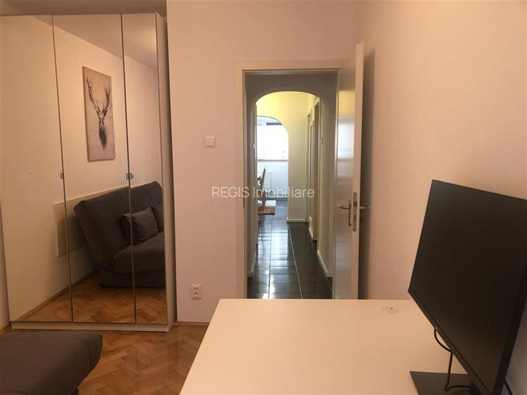 Apartament  4  Camere Centru, 2 locuri parcare in bloc tip vila - 7