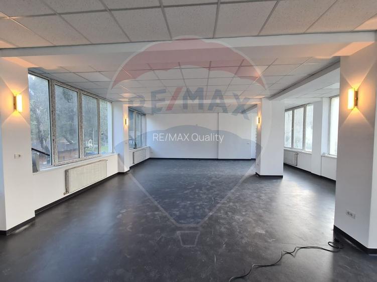 Vila / Pensiune / Camin / Azil seniori, zona superba Moeciu, parcare - 14