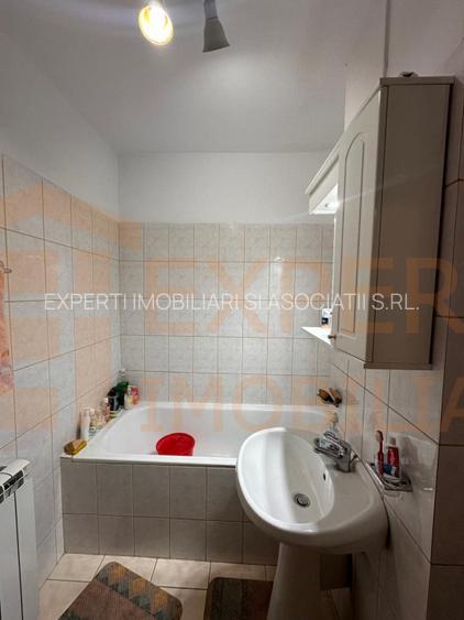 Garsoniera decomandata, situata in zona Dacia - 3