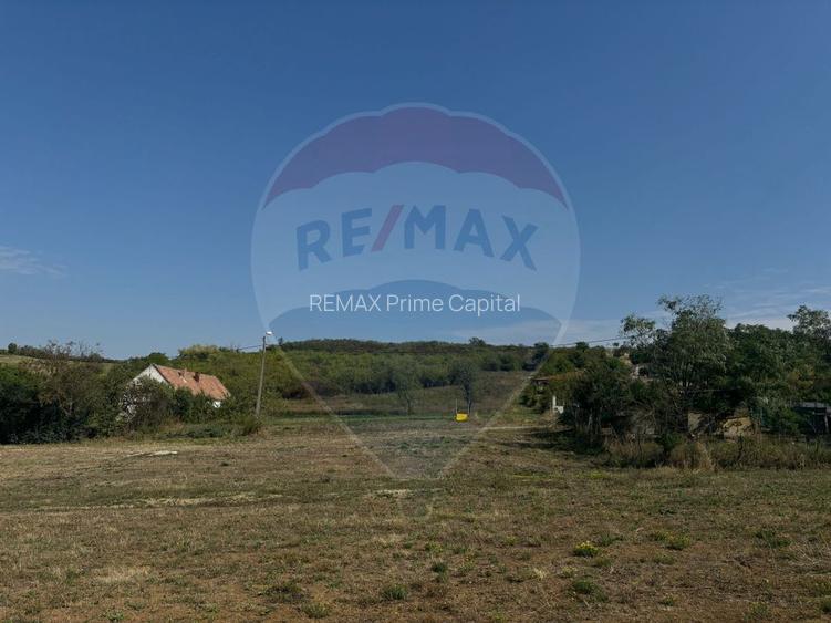 Teren de Vânzare, Intravilan, 5511 mp, în Zona de Dealuri cu Panoramă - 2