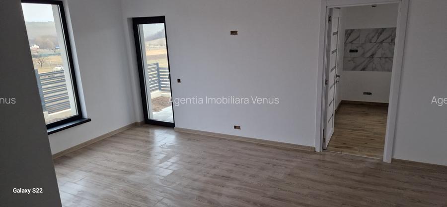 Casa noua pe parter la Bucovina-Curtesti - 2