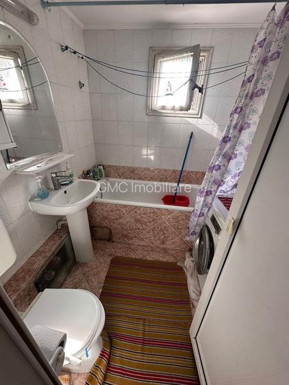 De vanzare apartament 3 camere 2 bai zona Crangasi - 9