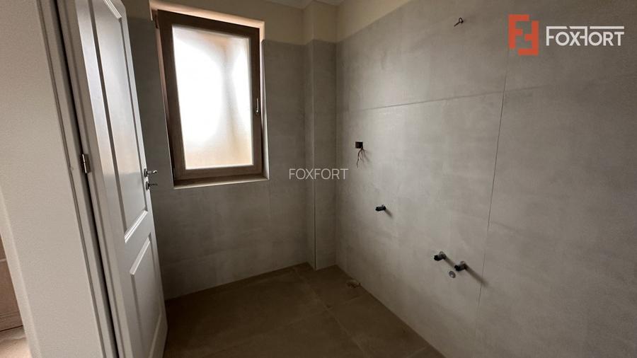 Duplex de vanzare cu 5 camere, despartit prin garaj, zona Giroc  - 29