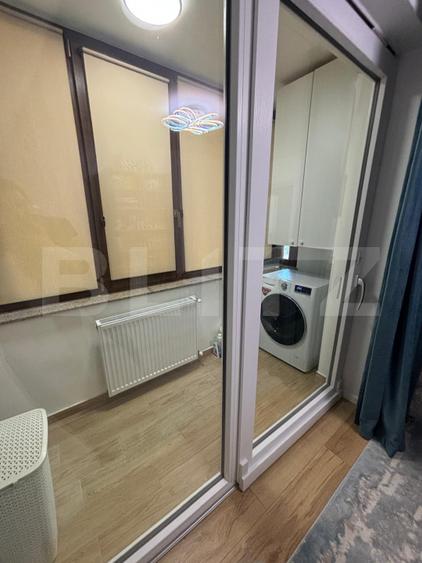 Apartament cu 3 camere, etaj 2, renovat complet - zonă Centrală