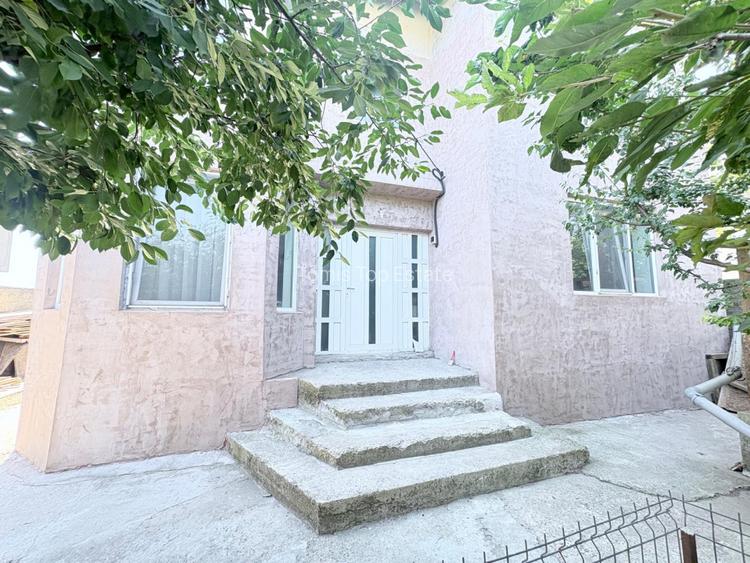 Vila de vanzare in Constanta, 6 camere, zona Km5 - 18