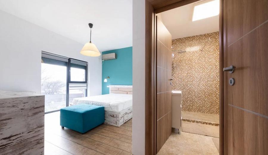 Casa de inchiriat, open space, 160 mp, curte proprie, put + fosa, Tunari