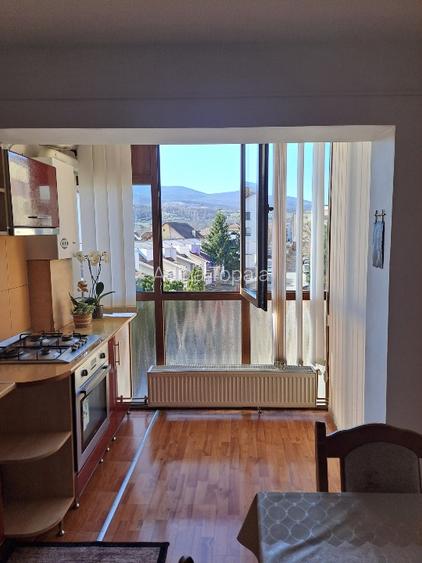 Proprietar-vand ap decomandat, 2 camere, etaj intermediar - 9