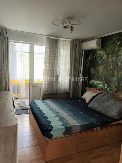 De vanzare Apartament  3 camere Pacii - 2