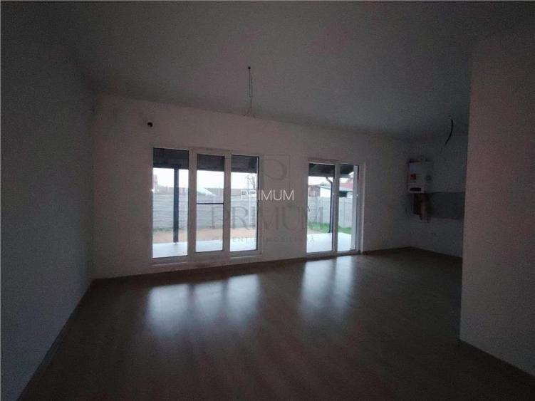 Duplex pe parter finalizat - gata de mutat - zona foarte buna -asfalt- 2 dormito - 13