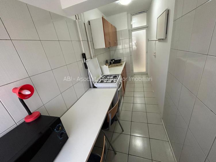 Garsoniera decomandata / Bd Lacul Tei - 4