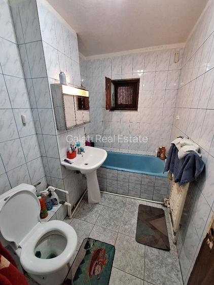 2 decomandate SID VEST 53mp Parter balcon vedere la str.Doja 75000E - 4