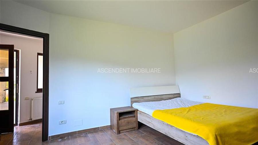 Casa cu 4 apartamente independente: Oportunitate Rezidential/ Investitionala in - 12