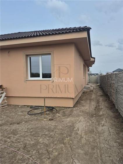 Duplex pe parter - 3 dormitoare - zona foarte buna - gata de mutat - 2