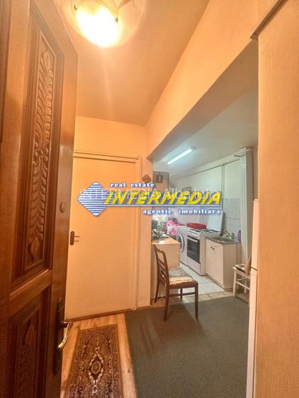 Garsoniera decomandata 32 mp de vanzare etaj 1 Cetate - 6