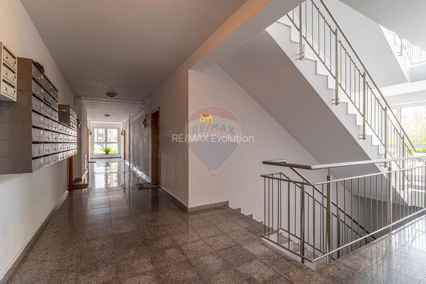 Apartament cu 2 camere de vânzare în Avangarden Tractorul, Brașov - 14