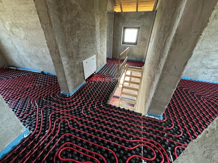 Casa P + 1 , 3 dormitoare, 1 living, 2 bai, bucatarie cu dinning - 5