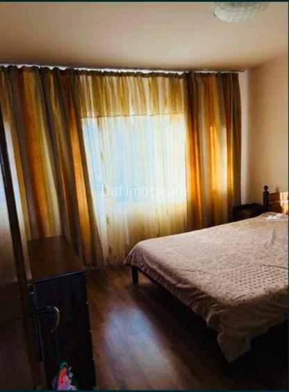 104990 euro -2 camere -gorjului -bloc 1982- etaj 1 - 3