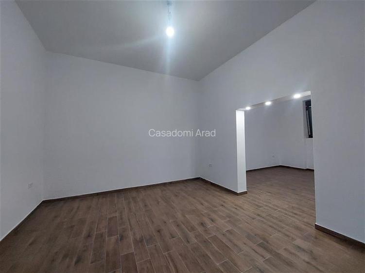 Apartament cu curte privata, zona Bou Rosu, pentru locuit sau afacere - 3